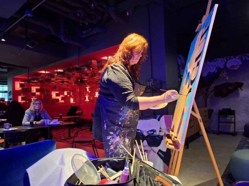 Live Painting with Mia Van der Moolen @Jaz in the City Vienna